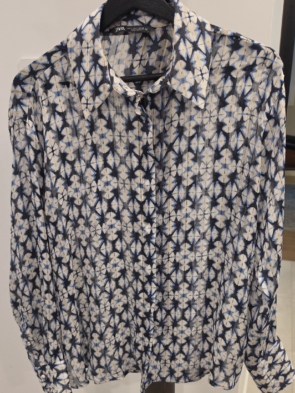 Zara Navy and White Geometric Floral Button-Down Shirt